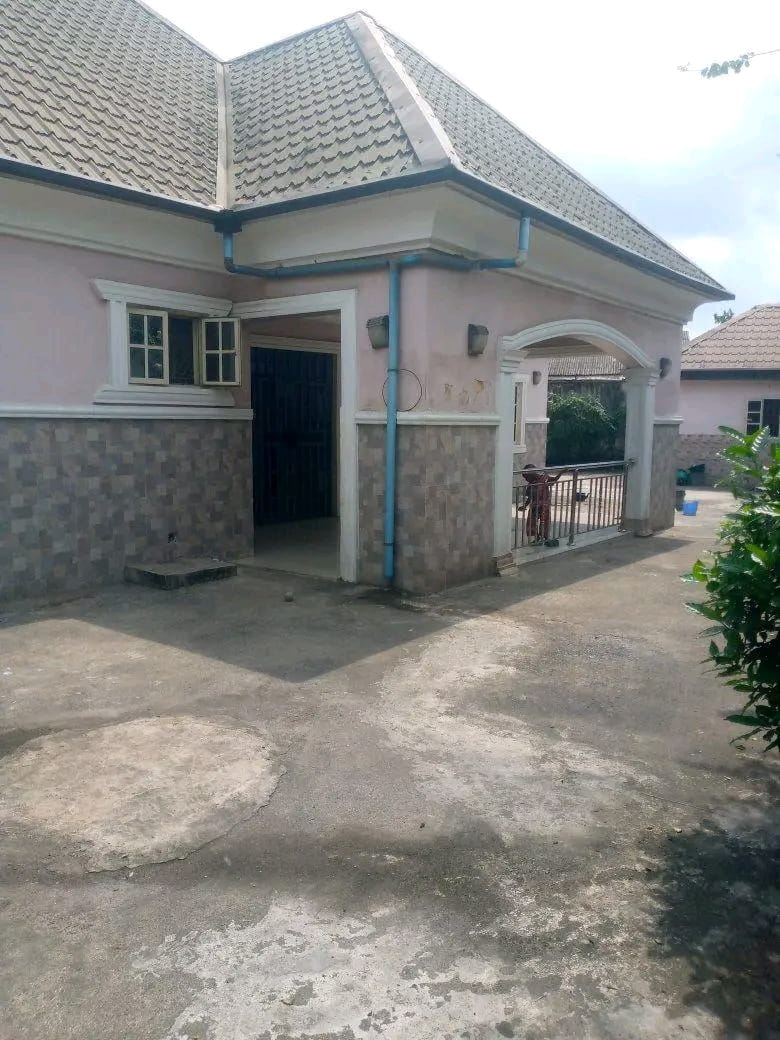 Standard 5-bedroom Flat For Sale