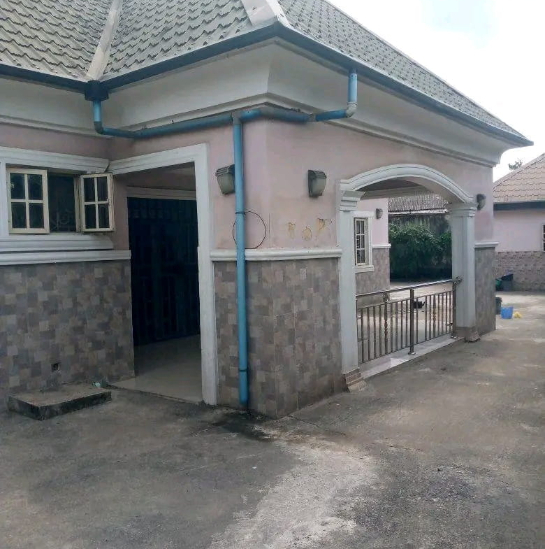 Standard 5-bedroom Flat For Sale